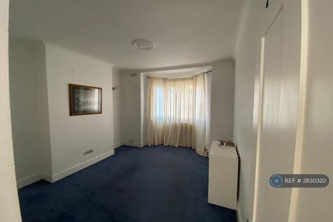 2 bedroom flat to rent, Jean House, London, SW17
