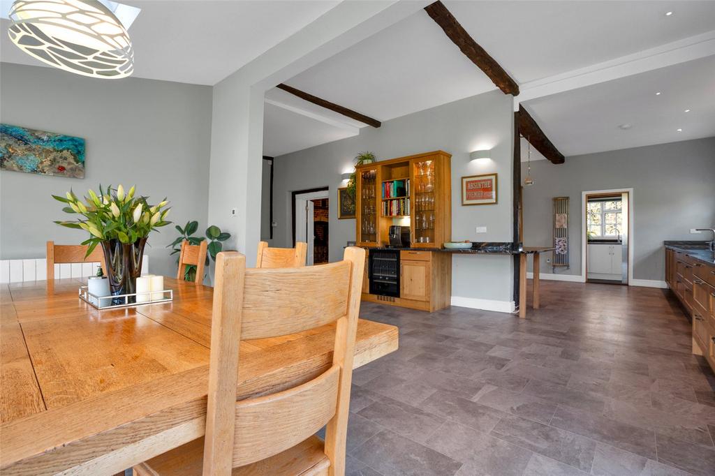 Kitchen/Breakfast Rm