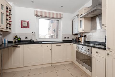 3 bedroom flat for sale, Thornbury Court , Chepstow Villas, London, W11