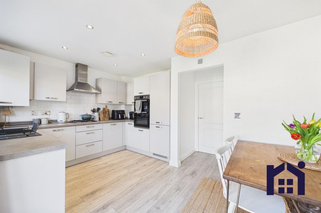Dining kitchen