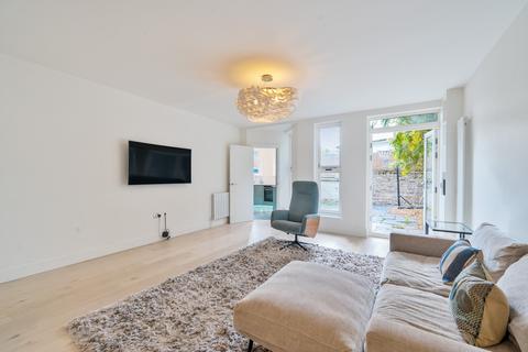 2 bedroom flat for sale, Ledbury Road, London, W11