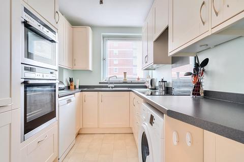 3 bedroom flat for sale, West Parade, Worthing, West Sussex, BN11