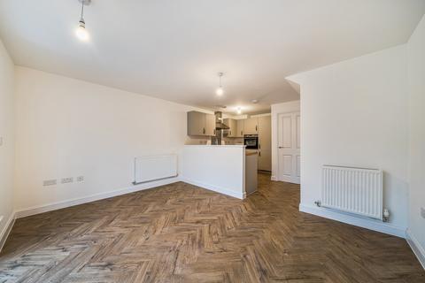 3 bedroom end of terrace house to rent, Alfred Cartwright Grove, Crewe, Cheshire, CW1