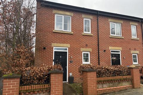 2 bedroom end of terrace house to rent, Plank Lane, Leigh, WN7