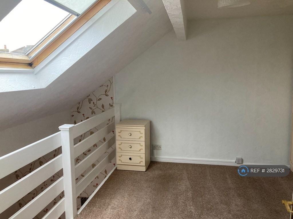Bedroom/Alternative Angle