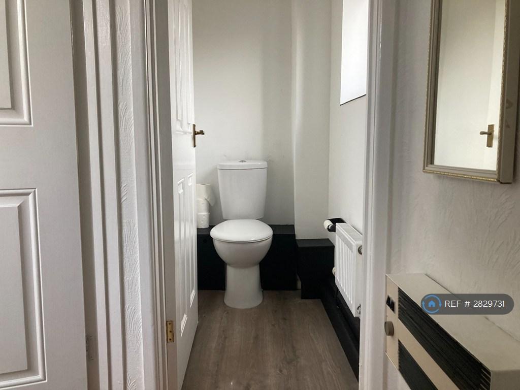 Toilet ( Upstairs)