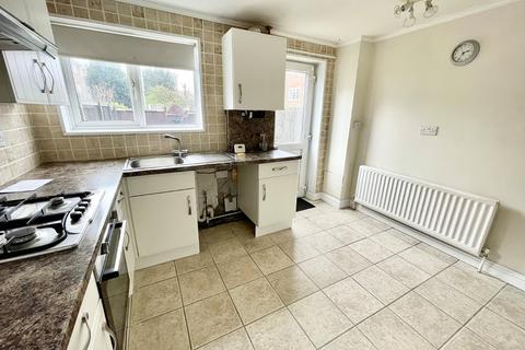 3 bedroom terraced house to rent, Beach Road, Westgate-on-Sea, Kent, CT8