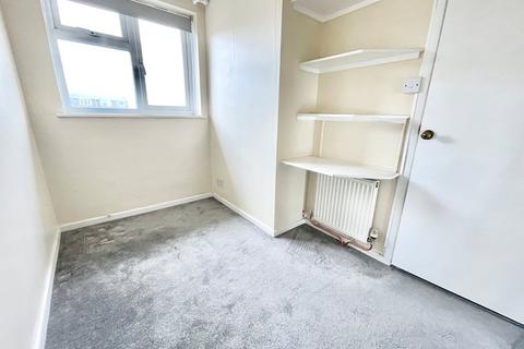 3 bedroom terraced house to rent, Beach Road, Westgate-on-Sea, Kent, CT8