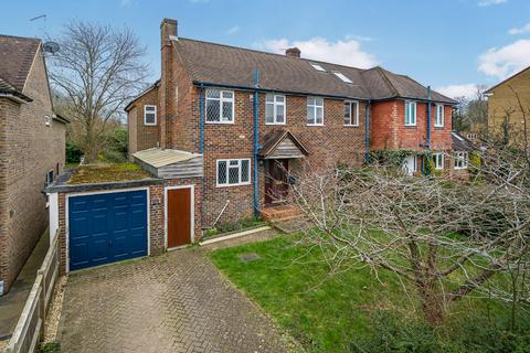undefined, Charlock Way, Surrey GU1
