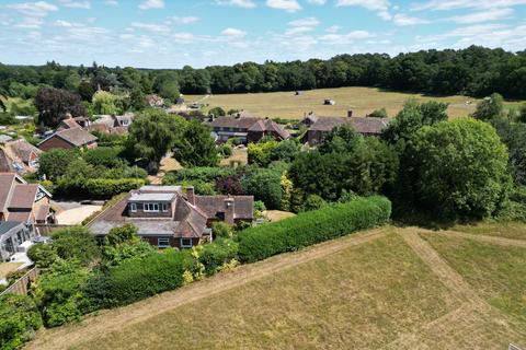 4 bedroom house for sale, Lovers Lane, Farnham, GU10