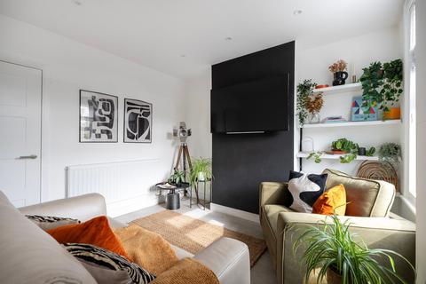 3 bedroom end of terrace house for sale, Holly Road, Oulton Broad North