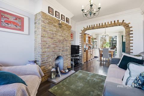 3 bedroom semi-detached house for sale, Clayhall Avenue, Clayhall IG5