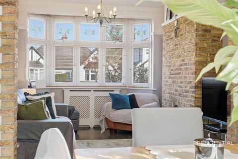 3 bedroom semi-detached house for sale, Clayhall Avenue, Clayhall IG5