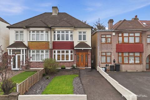 3 bedroom semi-detached house for sale, Clayhall Avenue, Clayhall IG5