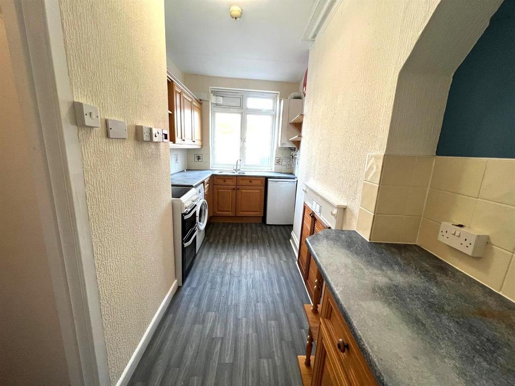 Kitchen2.jpg