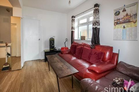 undefined, Wimborne Avenue, Hayes, Middlesex