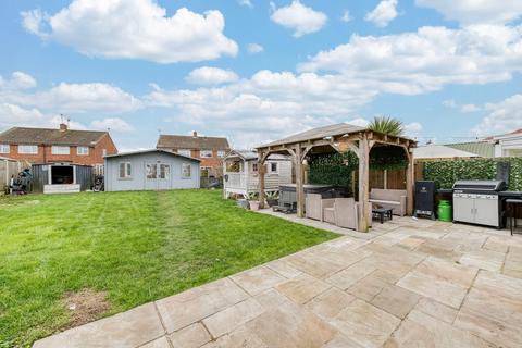 3 bedroom semi-detached house for sale, Burton Avenue, North Walsham