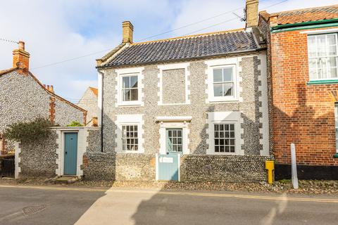 undefined, Elegant Grade II Listed Cottage in Blakeney