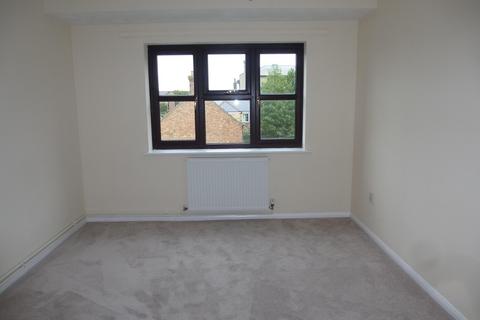 2 bedroom apartment to rent, High Street, MARCH
