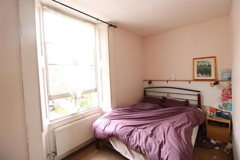 1 bedroom apartment for sale, Market Street, Ryde PO33