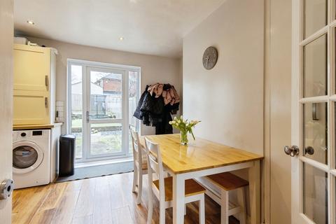 3 bedroom semi-detached house for sale, The Oval, LEEDS