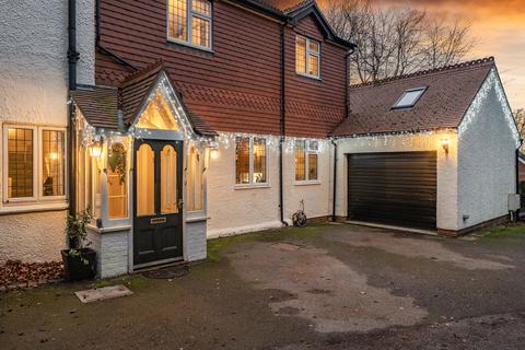 undefined, Tupwood Lane, Caterham, CR3