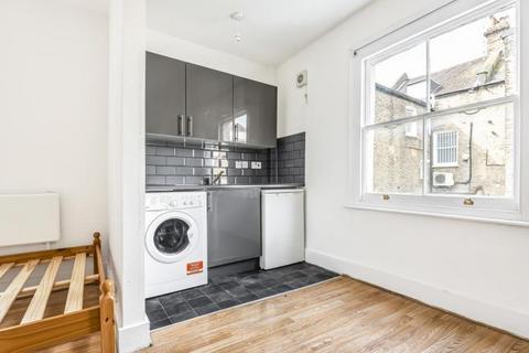 Studio to rent, Dalling Road, Hammersmith W6