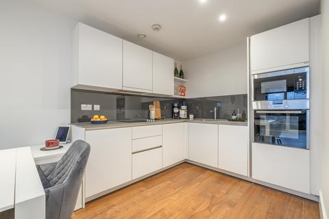 1 bedroom flat for sale, Upper Richmond Road, London, SW15