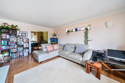 3 bedroom flat for sale, Great Austins, Farnham, GU9