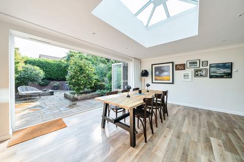 4 bedroom house for sale, Chestnut Avenue, Farnham, GU9