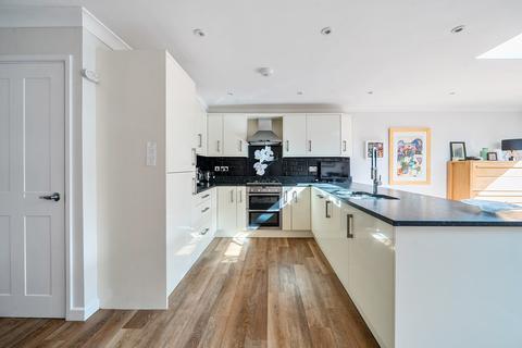 4 bedroom house for sale, Chestnut Avenue, Farnham, GU9