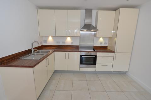 2 bedroom flat to rent,  John Thornycroft Road, Southampton SO19