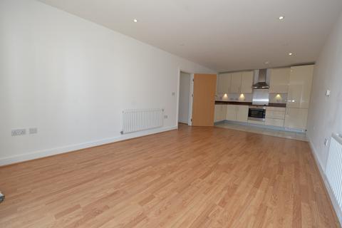 2 bedroom flat to rent,  John Thornycroft Road, Southampton SO19
