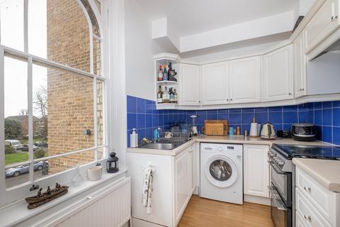 2 bedroom flat for sale, The Avenue, Surbiton, KT5