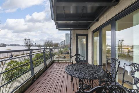 2 bedroom flat for sale, Glaisher Street, London, SE8