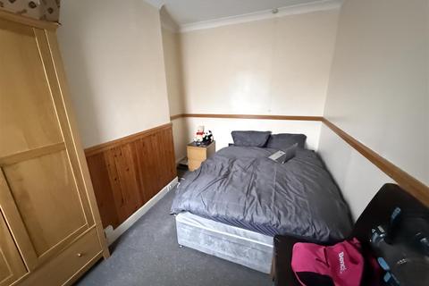 2 bedroom terraced house for sale, Oak Street, Burton-On-Trent DE14