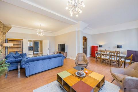 2 bedroom flat to rent, Telfords Yard, London E1W