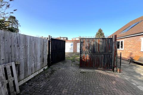 undefined, Cranston Park Avenue, Upminster RM14