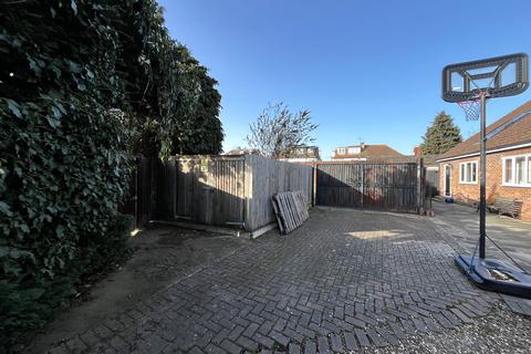 undefined, Cranston Park Avenue, Upminster RM14