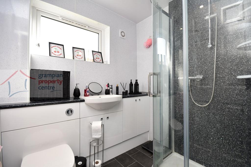 Shower room .JPG