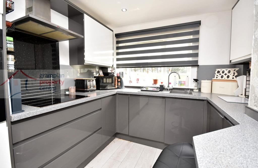 Kitchen 3.JPG