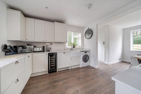 3 bedroom house for sale, Lodge Hill Road, Farnham, GU10