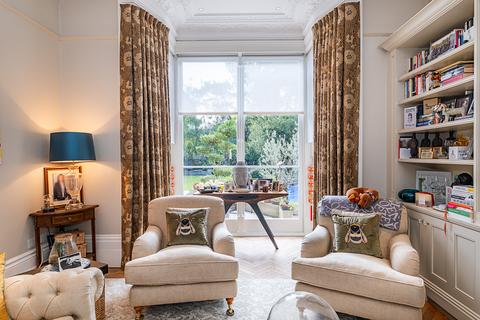 undefined, Liverpool Road, Kingston Upon Thames, KT2