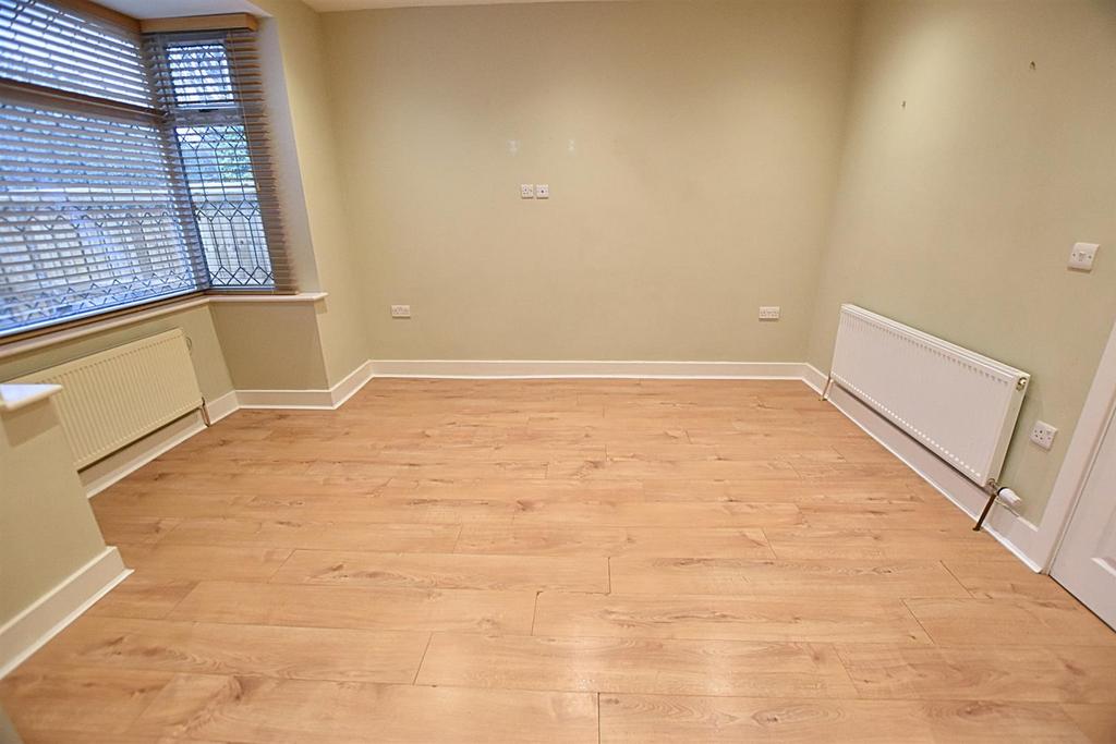 Dining/sitting room