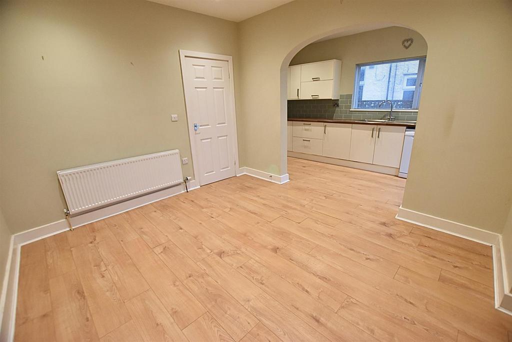 Dining/sitting room