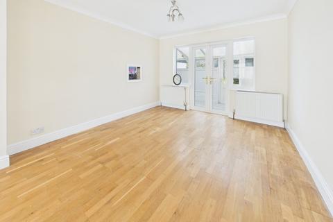 undefined, Courtlands Ave, Langley, Slough, Berkshire, SL3