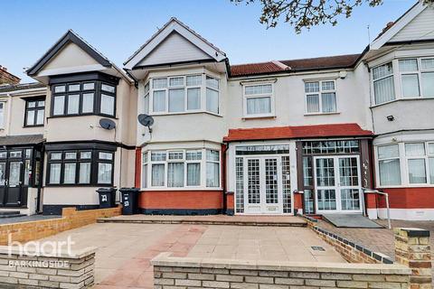 3 bedroom terraced house for sale, Headley Drive, Gants Hill