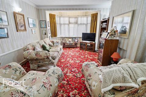 3 bedroom terraced house for sale, Headley Drive, Gants Hill