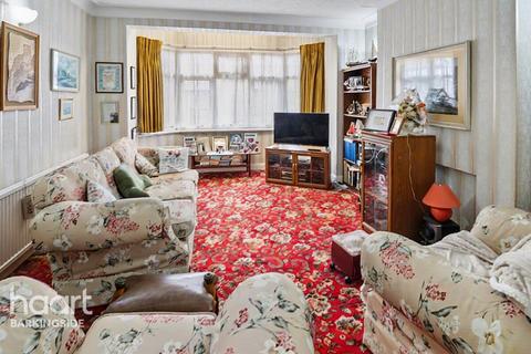 3 bedroom terraced house for sale, Headley Drive, Gants Hill