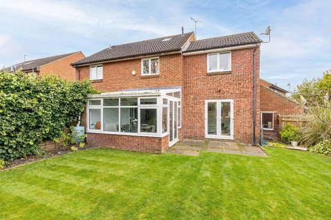 undefined, Gwynne Close, Tring, HP23 5EN